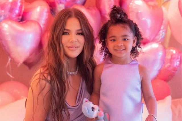 Диснеевские принцессы, шары и батут: как Хлое Кардашьян отпраздновала трехлетие дочери Тру