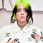 Билли Айлиш обвинили в расизме за то, что она высмеяла азиатский акцент