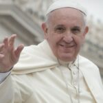 Папа Римский впервые после операции обратился к верующим в Ватикане