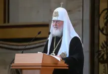 Патриарх Кирилл: за фронтовыми священниками должен быть закреплён статус